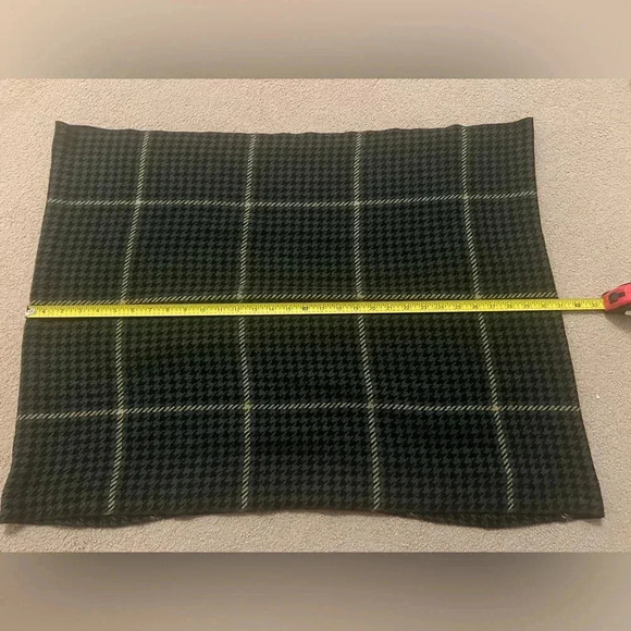 Modena | Super Soft Houndstooth Black and Grey Infinity Scarf - Picture 2 of 4